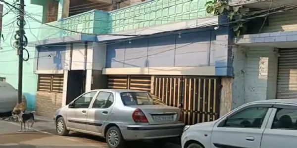 अंबिकापुर में पशु चिकित्सक डॉ तनवीर अहमद के यहां इन्हीं कार में पहुंची है एजेंसियों की टीम