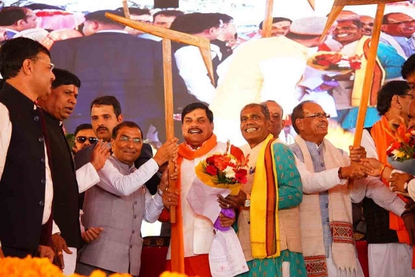 गंजबासौदा में स्वास्थ्य केंद्र के लोकार्पण कार्यक्रम में मुख्यमंत्री