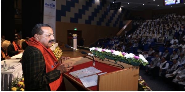 वैज्ञानिक और अभिनव अनुसंधान अकादमी (एक्सआईएसआईआर) के नौवें दीक्षांत समारोह में डॉ जितेंद्र सिंह