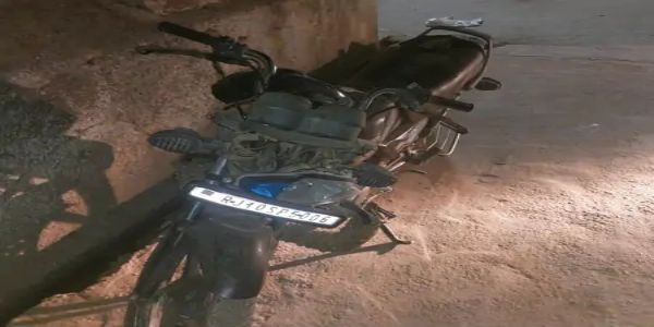 मंड्रेला में दो बाइकों की भिड़ंत में पति-पत्नी घायल