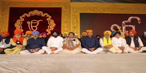 लाल किले में गुरु तेग बहादुर की 350वीं शहादत का समागम शुरू, देश-विदेश से उमड़ी श्रद्धालु संगत