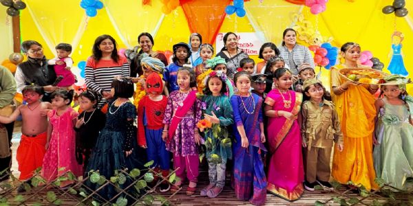 मेकॉन के ड्रेस प्रतियोगिता में नन्हें प्रतिभागियों ने दी मोहक प्रस्तुति