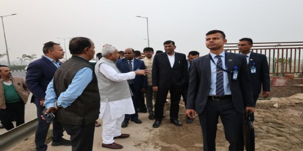 मुख्यमंत्री नीतीश कुमार ने नवनिर्मित एमएलए आवास व जेपी गंगा पथ का किया निरीक्षण