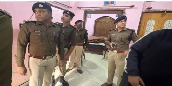 नवादा में घर में घुसकर अपराधियाें ने की वृद्धा की हत्या, बेटी गंभीर