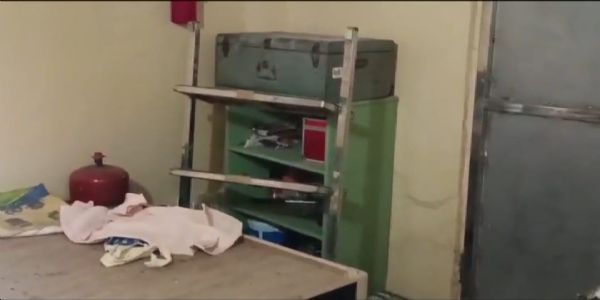 दुर्गा मन्दिर परिसर में बने पुजारी के कमरे का ताला कर तोड़ लाखों की चोरी