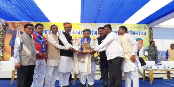 देश को विकसित बनाने की राह में रेलवे का योगदान अत्यंत महत्वपूर्ण: केंद्रीय मंत्री मेघवाल