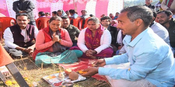 मंत्री रेखा आर्या ने किया प्रदेश के पहले कान्हावन का शिलान्यास