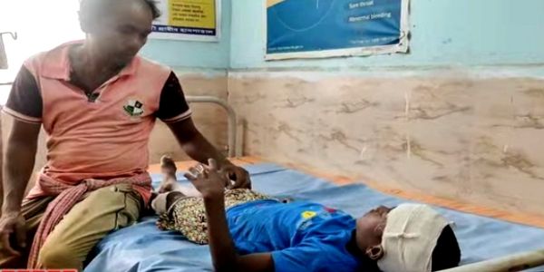 केशियाड़ी में मोटरबाइक दुर्घटना, तीन घायल