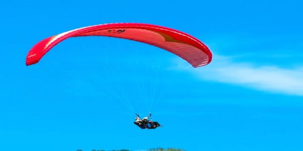 चंपावत में साहसिक पर्यटन को नई उड़ान, डांडा ककनई क्षेत्र में पैराग्लाइडिंग का प्रशिक्षण शुरू