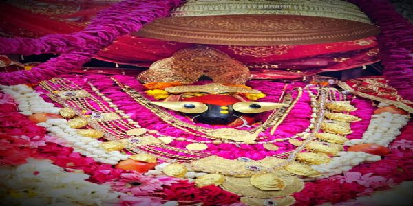 विंध्यवासिनी मंदिर में दानपात्र का ताला तोड़कर चोरी का प्रयास