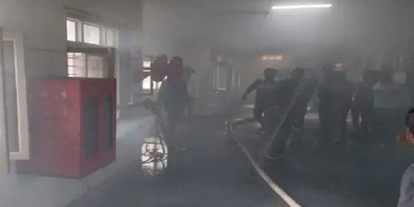 बैतूल जिला अस्पताल के स्टोर रूम में लगी आग, मरीजों को ट्रामा सेंटर में किया शिफ्ट