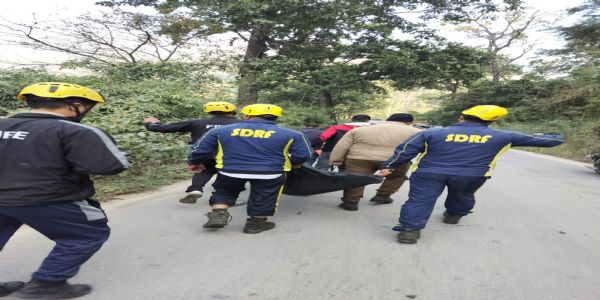 कोटद्वार में आर्म्स रोड पर डंपर दुर्घटनाग्रस्त, चालक का शव बरामद