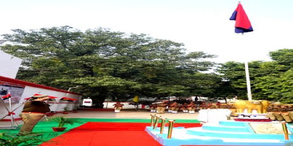 सीतापुर-गरिमा के साथ मनाया गया पुलिस झंडा दिवस