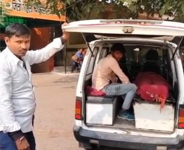 एंबुलेंस में मरीज