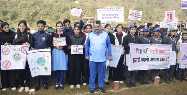 एन्टी चिट्टा रैली के3 दौरान उपमुख्य सचेतक और अन्य।