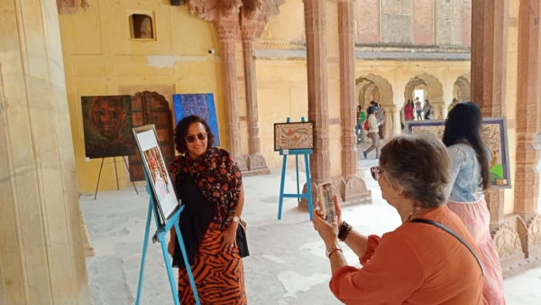 हजारों पर्यटकों आमेर में देखी जयपुर की विरासत