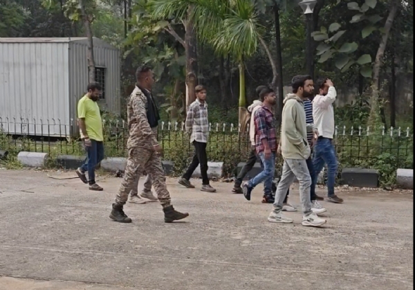 गिरफ्तार अपराधी गिरफ्तार अपराधी