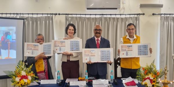 आईआईटी खड़गपुर के 75 वर्ष स्मारक डाक टिकट जारी