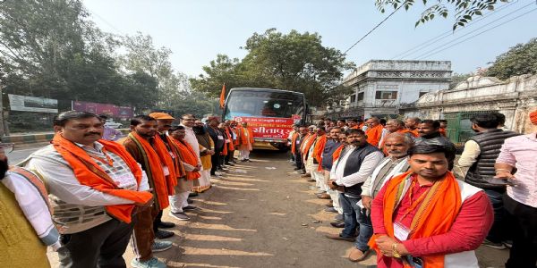 अयोध्या ध्वजारोहण समारोह में सीतापुर से सर्व समाज के लोग रवाना