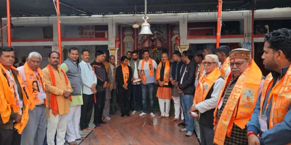 धर्म ध्वजा फहरने के साक्षी बनेंगे 40 बुंदेले, रामभक्त अयोध्या के लिए हुए रवाना