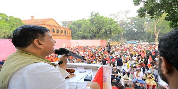 पूरी तरह से चरमरा चुकी है प्रदेश की भर्ती प्रणाली : संजय सिंह