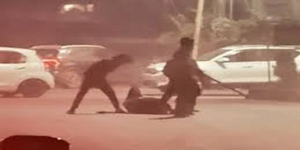 भोपाल में सरेराह युवक पर जानलेवा हमला, विवाद का बदला लेने बेसुध होते तक लाठी-डंडों से पीटा