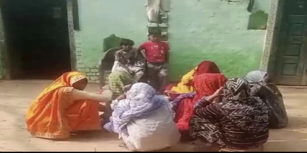 फरीदाबाद से दाे दिन पहले आए अधेड़ का शव फंदे से लटका मिला