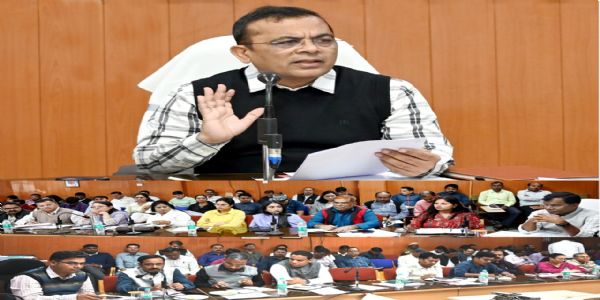 जांजगीर-चांपा : कलेक्टर जन्मेजय महोबे ने साप्ताहिक समीक्षा बैठक में दिए महत्वपूर्ण निर्देश