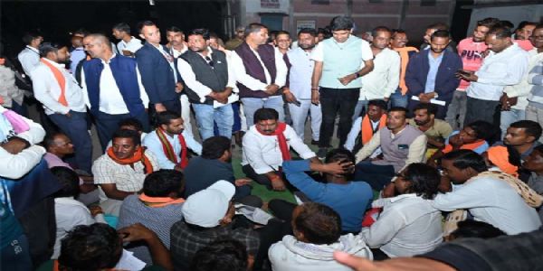 किसानों की शिकायत पर उपमुख्यमंत्री ने ग्राम कुरूवा के पटवारी को तत्काल निलंबित करने के दिए निर्देश