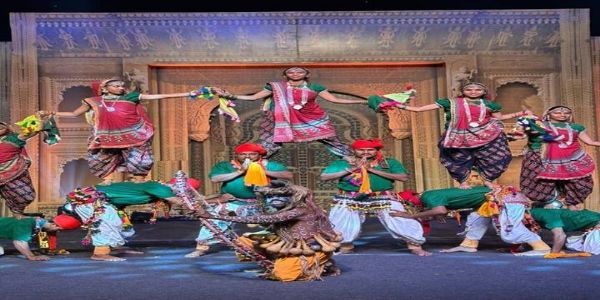 निमाड़ उत्सवः गोटीपुआ और राठ नृत्य की हुई प्रस्तुति, विख्यात निमाड़ी कवियों ने किया काव्यपाठ