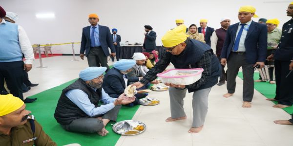 गुरु तेग बहादुर साहिब के 350वें शहीदी दिवस पर पंजाब राज भवन में हुआ शब्द कीर्तन