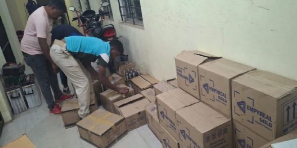 अवैध विदेशी शराब का भंडाफोड, 31 पेटी शराब जब्त