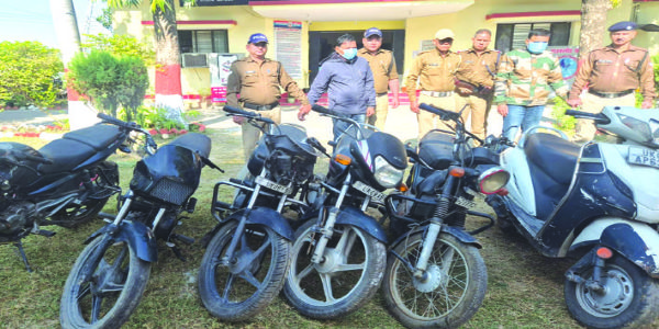 दुपहिया वाहन चोर गिरोह का भंडाफोड़, दो गिरफ्तार, दस बाइक बरामद