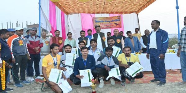 जिला स्तरीय खेलकूद प्रतियोगिता में विजेता हुए पुरस्कृत