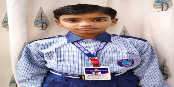 वाराणसी के मास्टर आदित्य ने विद्यालय एवं परिवार का बढ़ाया गौरव