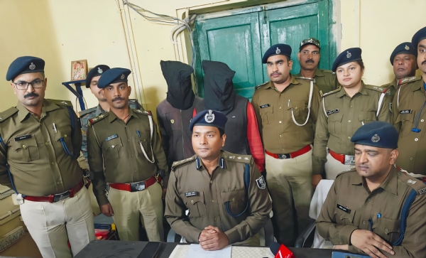 गिरफ्तार हथियार तस्कर गिरफ्तार हथियार तस्कर