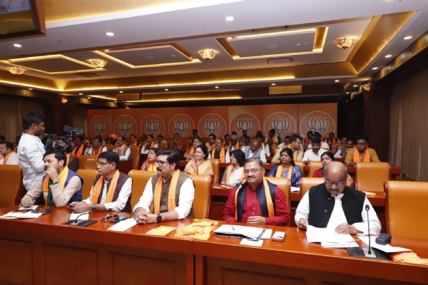 रायपुर भाजपा प्रदेश कार्यालय में एसआईआर कार्ययोजना हेतु बैठक का आयोजन किया गया रायपुर भाजपा प्रदेश कार्यालय में एसआईआर कार्ययोजना हेतु बैठक का आयोजन किया गया