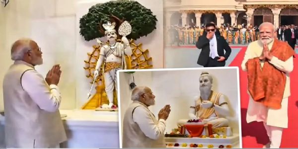 महर्षि वाल्मीकि मंदिर के समक्ष प्रधानमंत्री नरेन्द्र मोदी महर्षि वाल्मीकि मंदिर के समक्ष प्रधानमंत्री नरेन्द्र मोदी