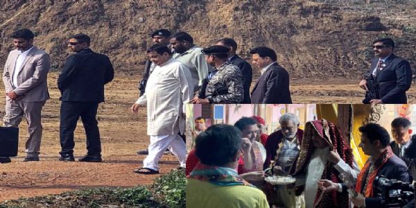 बरसाना राधारानी की चुनरी अेाढ कर आशाीर्वाद लेते हुए केन्द्रीय मंत्री बरसाना राधारानी की चुनरी अेाढ कर आशाीर्वाद लेते हुए केन्द्रीय मंत्री