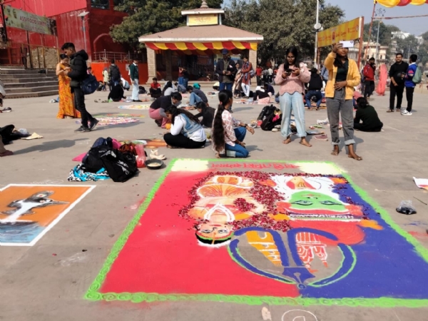 अस्सी घाट पर बने रंगोली अस्सी घाट पर बने रंगोली