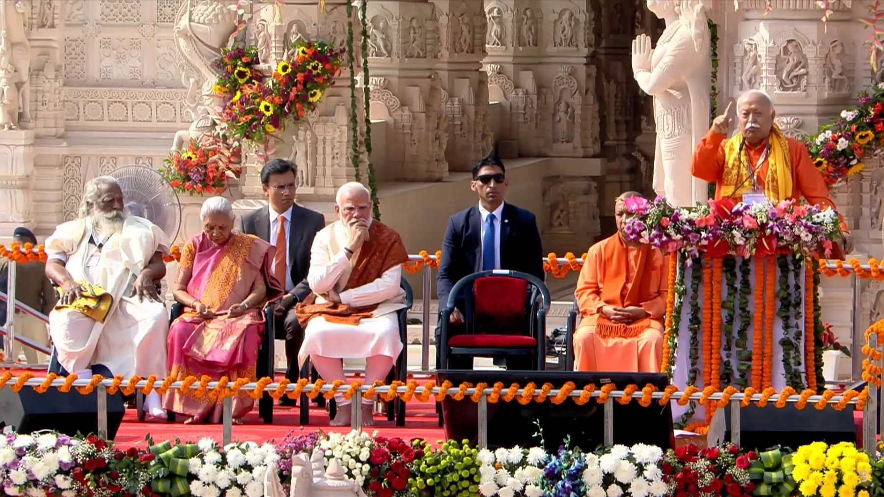 बोलते हुए डॉक्टर मोहन राव भागवत बोलते हुए डॉक्टर मोहन राव भागवत