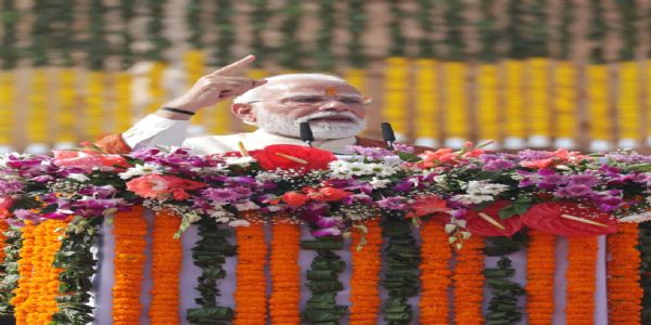 अयोध्या में ध्वजारोहण के चित्र अयोध्या में ध्वजारोहण के चित्र