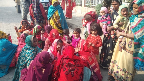 परिजनों का फोटो परिजनों का फोटो