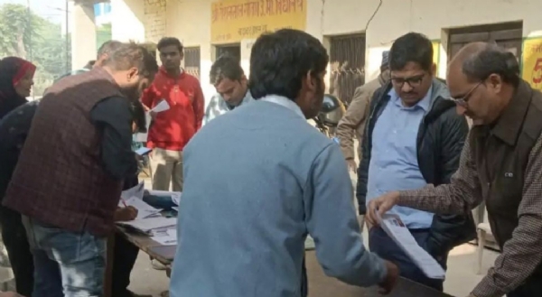 एसडीएम ने किया एसआईआर कार्य का निरीक्षण एसडीएम ने किया एसआईआर कार्य का निरीक्षण