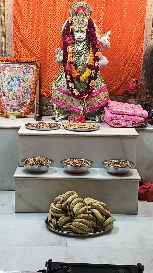 बजरंगबली की प्रतिमा की तस्वीर बजरंगबली की प्रतिमा की तस्वीर