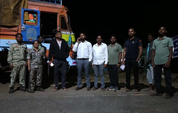 सीमावर्ती तिमेड़ चेक पोस्ट में 556 बोरी अवैध धान किया गया जप्त सीमावर्ती तिमेड़ चेक पोस्ट में 556 बोरी अवैध धान किया गया जप्त