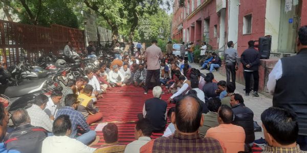 सफाई कर्मचारी बुधवार से हड़ताल पर, चरमराएगी सफाई व्यवस्था