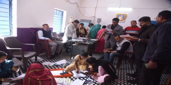 सरगुजा: कलेक्टर ने एसआईआर कार्यों का किया स्थल निरीक्षण, डिजिटाइजेशन में तेजी लाने के सख्त निर्देश