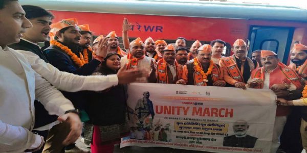 कानपुर-बुंदेलखंड के 39 यूथ डेलीगेट्स गुजरात रवाना, पदयात्रा में हाेंगे शामिल