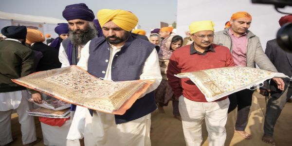 भगवंत मान व केजरीवाल ने पंजाब की तरक्की और पंजाबियाें की खुशहाली के लिए की अरदास